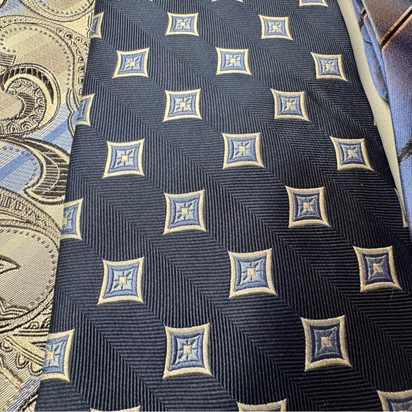 Jos. A. Bank and more Blue and Gray Silk and Linen Tie Collection Set of 5 ties - Picture 9 of 14